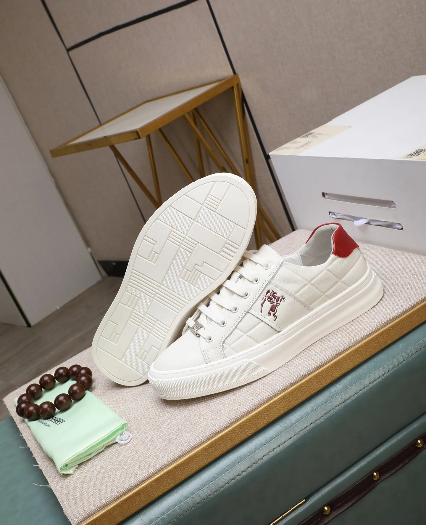 Men's shoes 💰420 ❤️❤️❤️[BURBERRY] Burberry purchasing agent 🔍men's 🚹 new model is synchronized with the official website. The upper is made of imported fabrics and cowhide lining. Completely 1⃣:1⃣ replica🇮🇹, non-slip and wear-resistant rubber outsole ⚠original factory goods, 🔍🔍high quality, please look at the details, welcome to compare⚠Size: 38-44